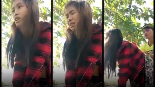 คลิปหลุดเย็ดเอ้าดอร์ วัยรุ่นพากันมาเย็ดกันป่าริมทางเพราะความเงี่ยน